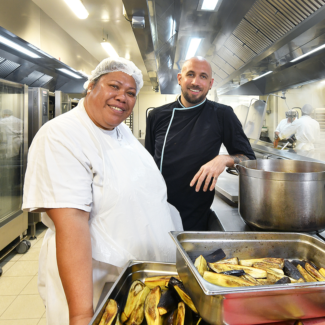Deux chefs en cuisine